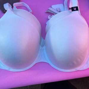 40DDD Body by Victoria Secret Push Up White colored New